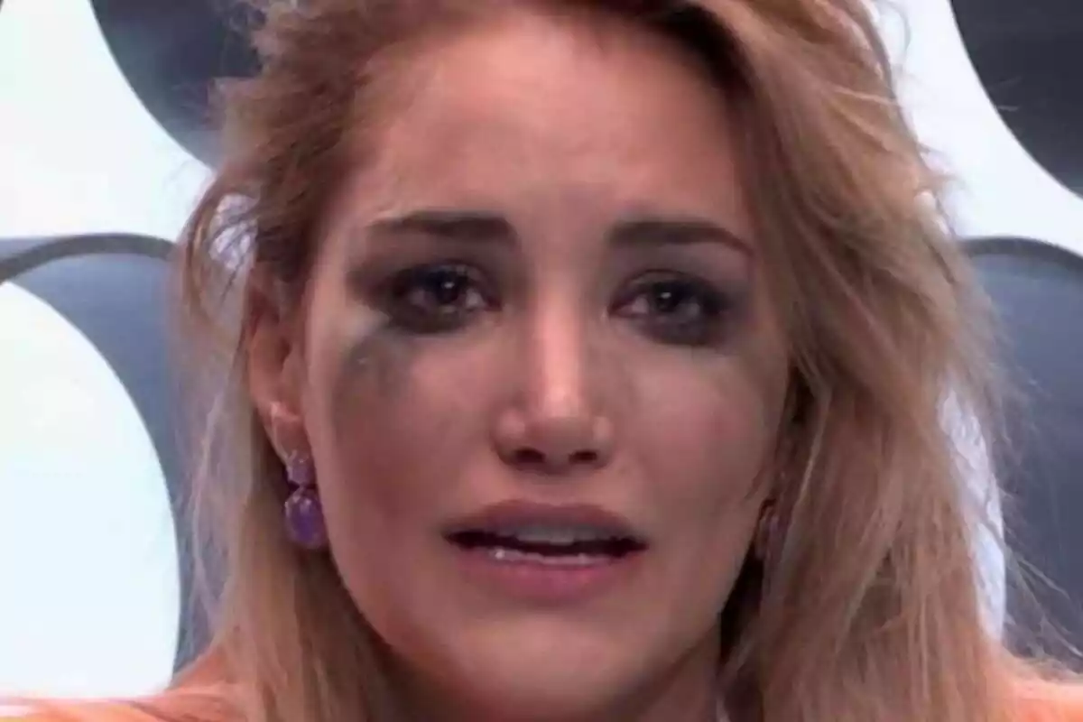 Primer plano de Alba Carrillo llorando en 'GH VIP'