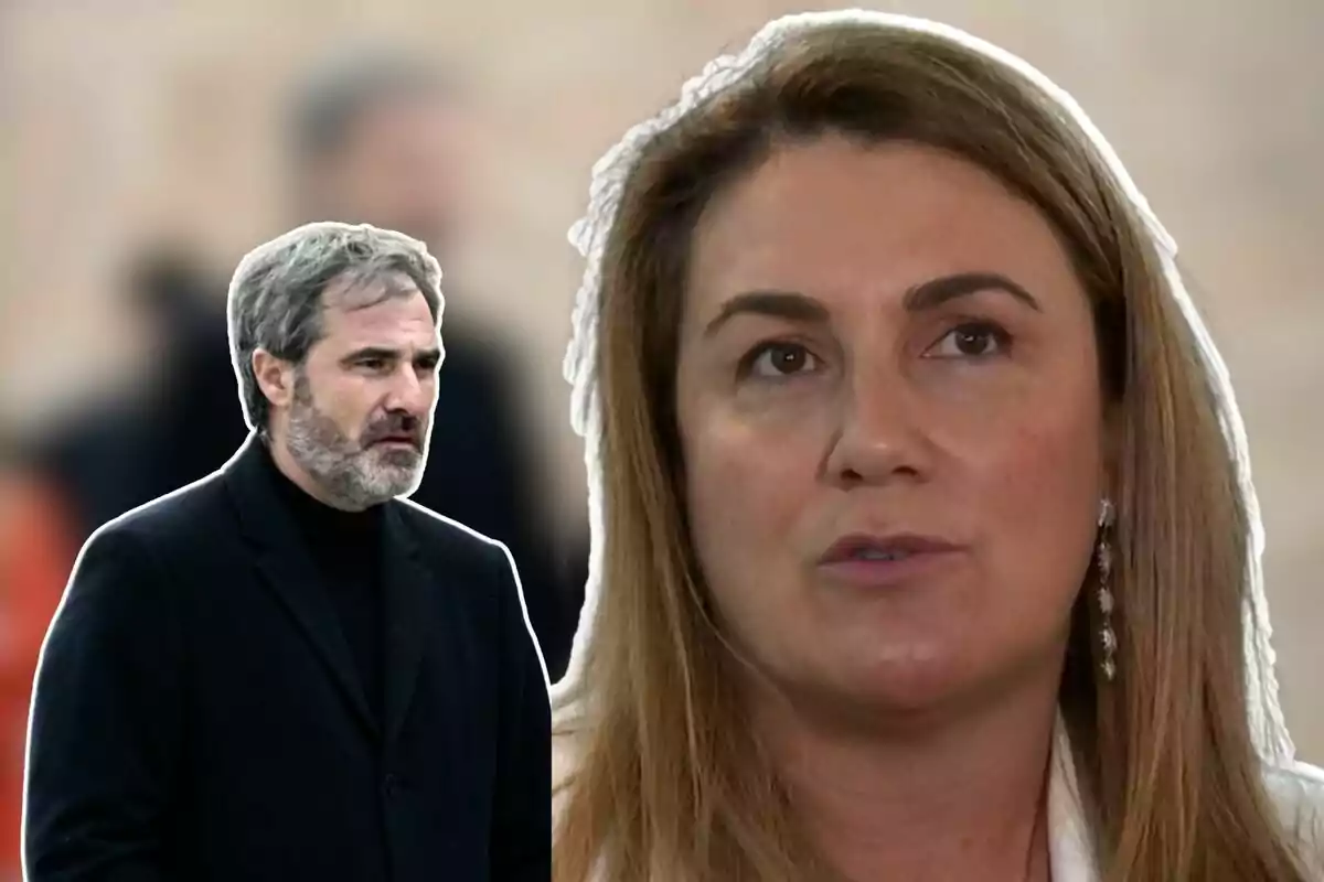 Una mujer en primer plano con expresión seria y un hombre de cabello canoso en el fondo. Una mujer en primer plano con expresión seria y un hombre de cabello canoso en el fondo.