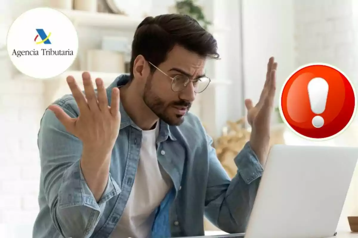 Un hombre con expresión de frustración frente a una computadora portátil, con el logo de la Agencia Tributaria y un icono de advertencia en el fondo. Un hombre con expresión de frustración frente a una computadora portátil, con el logo de la Agencia Tributaria y un icono de advertencia en el fondo.