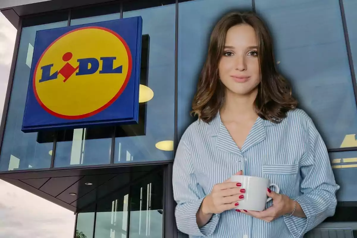 Una mujer con una taza en la mano frente a un edificio con el logo de Lidl.