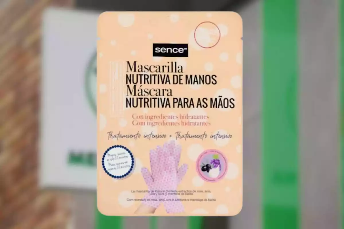 Paquete de mascarilla nutritiva de manos con ingredientes hidratantes y tratamiento intensivo de la marca Sence. Paquete de mascarilla nutritiva de manos con ingredientes hidratantes y tratamiento intensivo de la marca Sence.