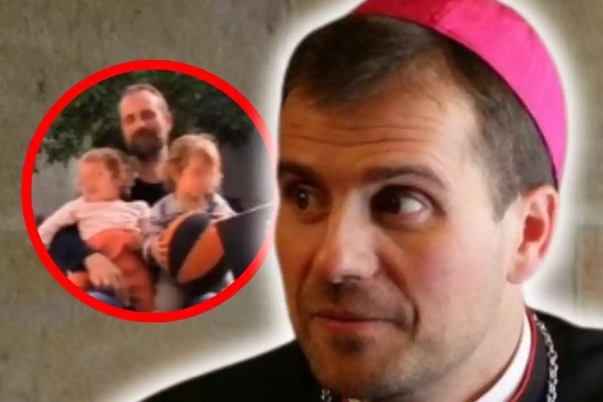 Xavier Novell con birrete clerical mira hacia un círculo que muestra una imagen de él con barba sosteniendo a dos niños y una pelota.