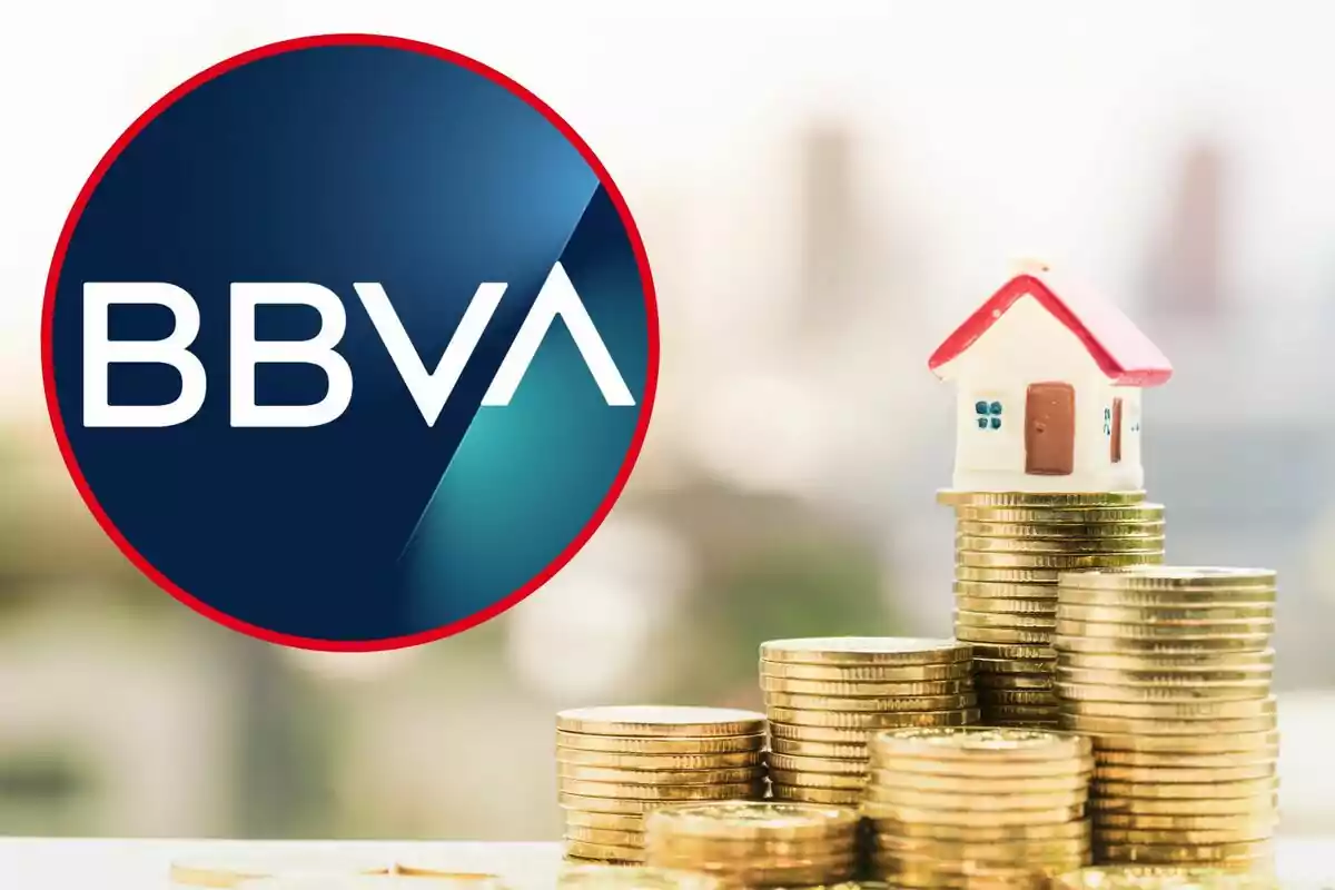 Logotipo de BBVA junto a una pila de monedas con una casa en miniatura encima. Logotipo de BBVA junto a una pila de monedas con una casa en miniatura encima.