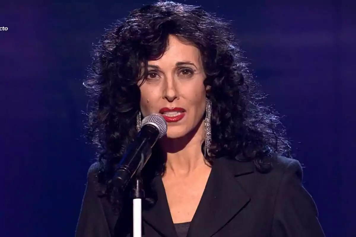 Captura de Raquel Sánchez Silva imitando en la gala 10 de Tu Cara Me Suena Captura de Raquel Sánchez Silva imitando en la gala 10 de Tu Cara Me Suena